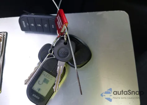 2011 Chevrolet Tahoe Ls z USA, uszkodzony, nr VIN 1GNSCAE03BR385543